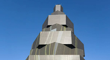 江苏某广场九层妖塔异形旋转 LED 显示系统项目