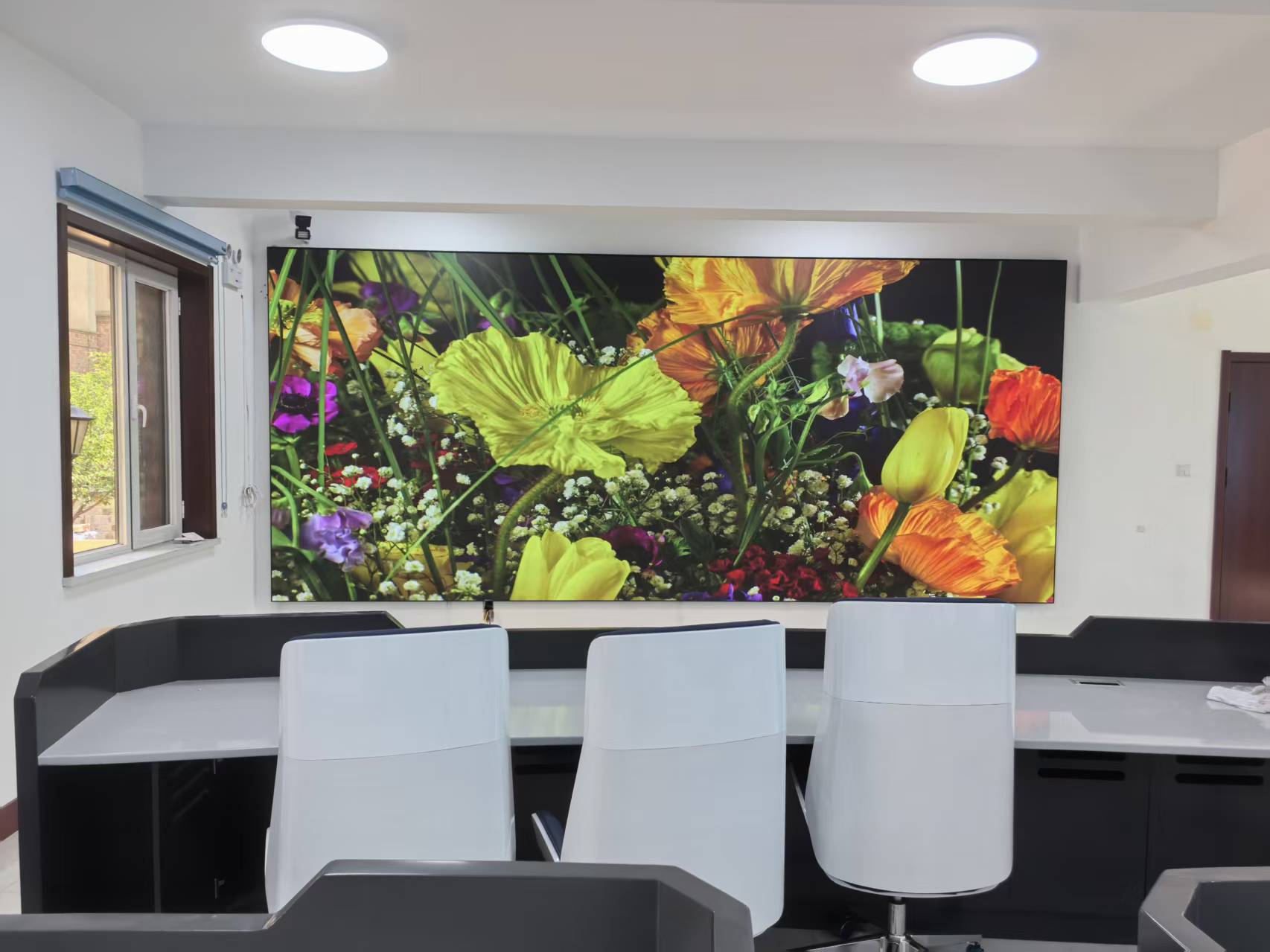 辽宁大连瓦房店改过指挥中心 p1.25 幼间距 LED 显示屏节造系统项目